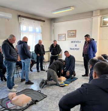 Șoferii, vatmanii, dar şi controlorii din București, pregătiți să acorde primul ajutor în caz de nevoie