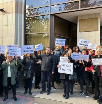Angajații CNAS protestează astăzi în Piața Victoriei