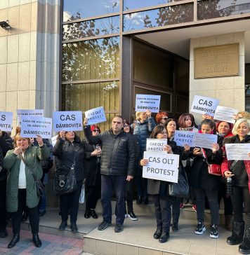 Noi proteste ale angajaților caselor de asigurări de sănătate astăzi în Piața Victoriei