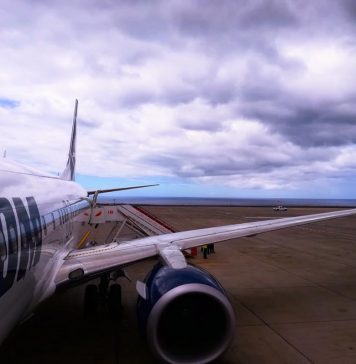 O cursă TAROM cu destinaţia Paris, amânată din motive tehnice