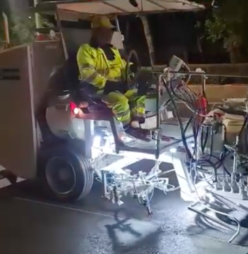 VIDEO/ Se refac marcajele rutiere din zona adiacentă pasajului suprateran „Europa Unită”