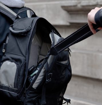 Bucureştean bătut într-un parc din Sectorul 1, pentru un ghiozdan. Hoţul, prins de poliţişti