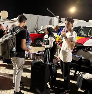 MAE: Punctul de trecere a frontierei Rafah a fost redeschis, 51 de cetăţeni români şi membri de familie pe lista pentru evacuare