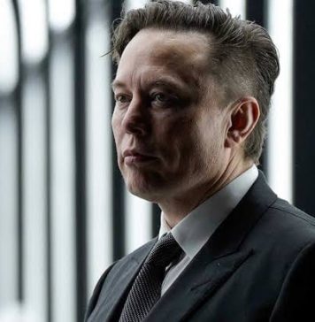 Un film biografic despre Elon Musk va fi regizat de Darren Aronofsky, cunoscut pentru Black Swan sau The Whale