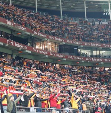 Fotbal: Galatasaray a remizat cu Manchester United (3-3), iar PSV a câştigat la Sevilla, în Liga Campionilor