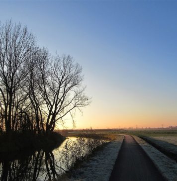 Se circulă în condiții de iarnă pe mai multe drumuri din țară, anunță Infotrafic