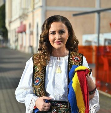 Natalia Intotero: La mulți ani, România! la mulți ani, dragi români de pretutindeni!