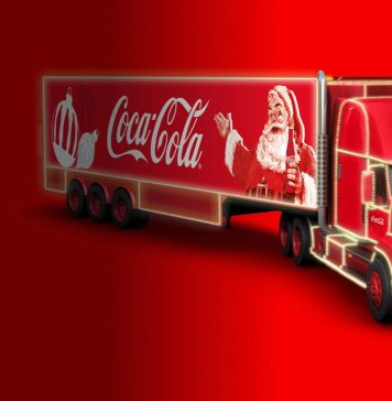 Caravana Coca-Cola staţionează şi astăzi în faţa „Laminor Winter Wonderland”