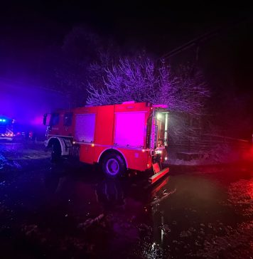 Incendiu puternic în Capitală, arde o hală în Sectorul 4