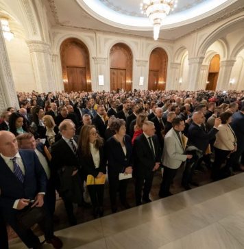 AUR a organizat Summitul Antreprenorilor Români la Parlament