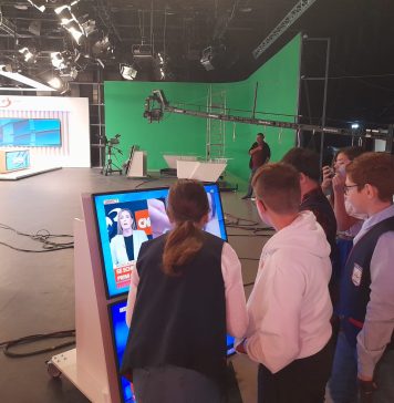 Zeci de copii din Ilfov au devenit astăzi jurnaliști pentru o zi în 3 televiziuni