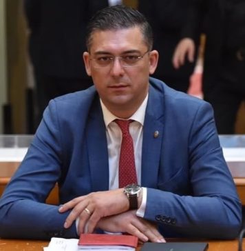 Marius Horia Țuțuianu (PSD): Noroc cu inaugurările că-l mai vedem pe teren pe dl. Lupu, că pe timp de cod roșu îi place tare scaunul călduț de la birou