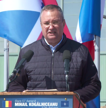 Video/ Nicolae Ciucă a condus parada de 1 decembrie: „Acum 12 ani. Cel mai emoționant moment este acela desigur când se cântă imnul”