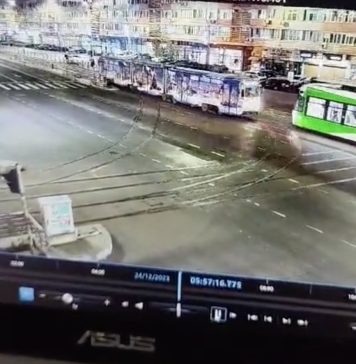 VIDEO Momentul în care două tramvaie s-au ciocnit frontal în București. Reacția STB
