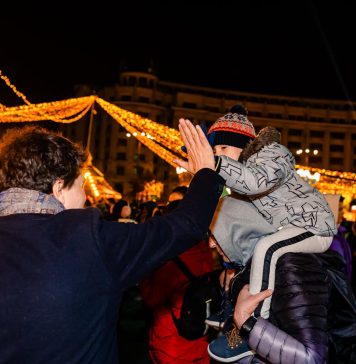 Nicușor Dan la deschiderea Târgului de Crăciun: „Sunt pregătite și ateliere de creație pentru cei mici, iar Moș Crăciun sosește pe 15 decembrie, unde va rămâne până pe 24 decembrie”