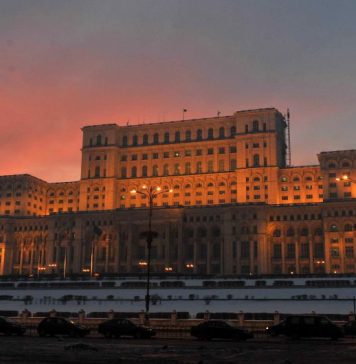 Creșterea taxelor de anul viitor ar putea fi interzisă prin lege. Liberalii vor să impună un amendament la votul din Parlament