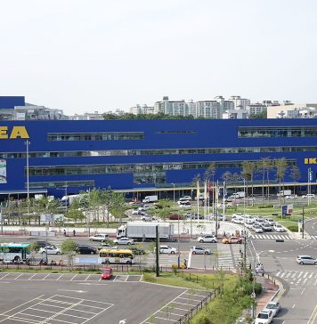 IKEA își menține planurile de reduceri de prețuri