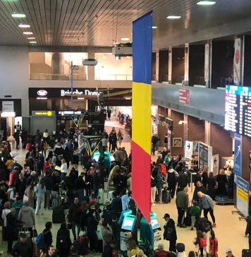 Ziua Unirii Principatelor Române. Spectacol de muzică şi dansuri populare la terminalul ”Sosiri” de pe Otopeni