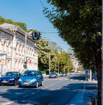 Semafoare inteligente în Capitală. PMB va demara studiul de fezabilitate/ Nicușor Dan: ”Prima etapă presupune modernizarea şi reconfigurarea a 85 de intersecţii”