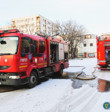 Ninsoare în Bucureşti. Pompierii au avut 60 de intervenţii în cinci ore