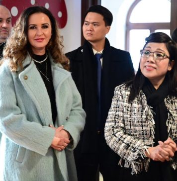 Natalia Intotero, ministrul Familiei, în vizită la copiii de la Centrul de Zi „Sfânta Muceniță Sofia”, împreună cu Lê Thị Bích Trân, soția premierului Republicii Socialiste Vietnam