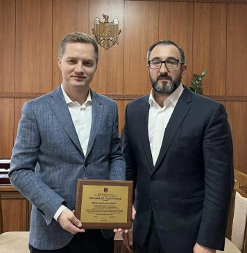 La invitația primarului Ilie Ionaș, secretarul de stat al DRRM, Adrian Dupu, a vizitat satul Costești, raionul Ialoveni, cel mai mare sat din Republica Moldova