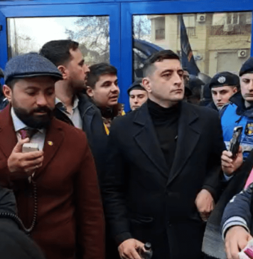 LIVE – Protest AUR, împotriva creșterii necontrolate a prețurilor RCA, la ASF