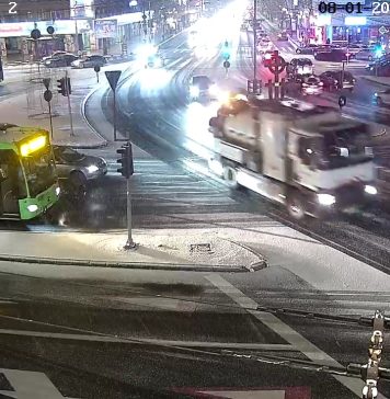 Primăria Capitalei: Peste 2.000 de operatori şi 290 de utilaje, pentru îndepărtarea zăpezii