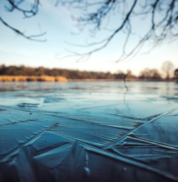 Gheaţa de pe străzile Capitalei a adus peste 20 de oameni la spital, în ultimele două zile