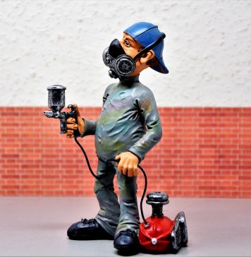 Poliţia a identificat persoana care a vandalizat Memorialul Renaşterii din Bucureşti