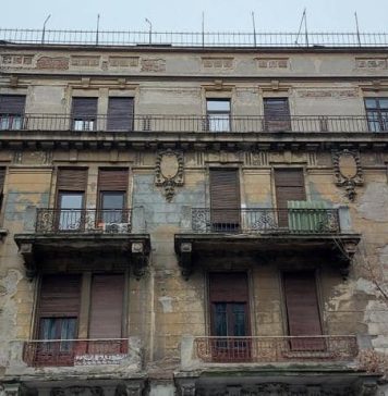 Mii de persoane și operatori economici din București s-au trezit cu impozitul crescut din cauza clădirilor în paragină