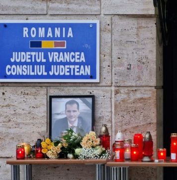 Nicolae Ciucă și Marcel Ciolacu, la înmormântarea preşedintelelui Consiliului Judeţean (CJ) Vrancea, Cătălin Dumitru Toma