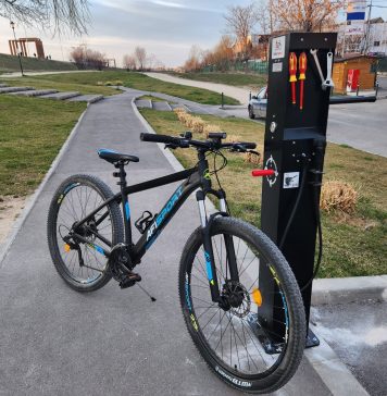 A fost montată prima stație de reparat biciclete în Sectorul 6