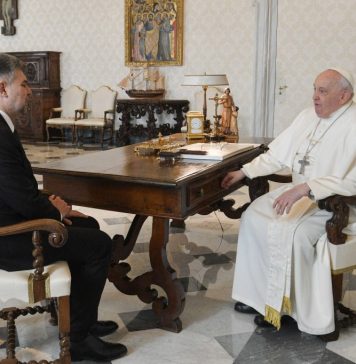 Premierul Marcel Ciolacu: Astăzi am avut ocazia specială să discut la Vatican cu Sanctitatea Sa Papa Francisc