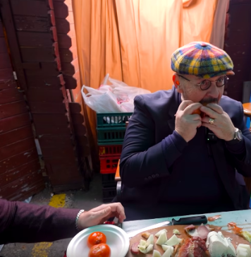 VIDEO/ Piedone: Mi s-a făcut poftă de slană și-am plecat s-o caut prin târg