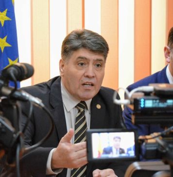 Leoreanu: Proiectul de lege la care lucrează MApN referitor la stagiul militar voluntar prevede că acesta poate fi făcut de femei şi bărbaţi cu vârsta cuprinsă între 18 şi 35 de ani, pe o perioadă de patru luni