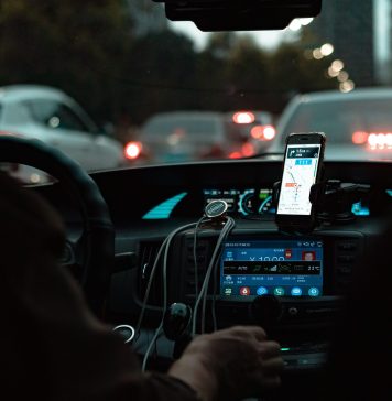 Șofer băut la volan, dat în vileag de un pasager care a sunat la 112, în București