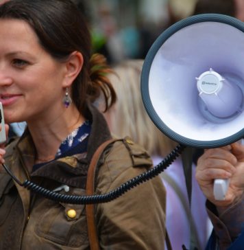 Protest în Tunari. Locuitorii reclamă mirosul îngrozitor provenit de la stația de epurare din Otopeni