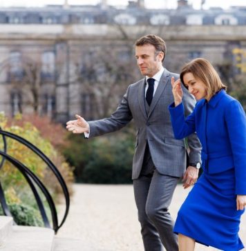Maia Sandu i-a conferit lui Emmanuel Macron „Ordinul Republicii”