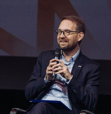 Primarul Fritz (USR): Iohannis a sfidat voturile a milioane de români cărora le-a promis că va scăpa ţara de PSD