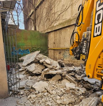 Sectorul 1: Un garaj construit ilegal în urmă cu peste 20 de ani, demolat