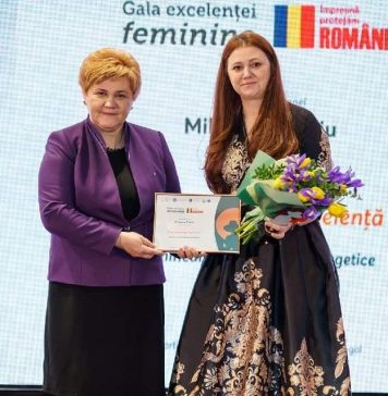 Oana Marciana Ozmen (PNL), la Gala Excelenței Feminine: Am avut plăcerea să înmânez „Premiul pentru Excelență în Planificarea Investițiilor Energetice”, acordat doamnei Mihaela Coroiu, Director de Marketing EnergoBit