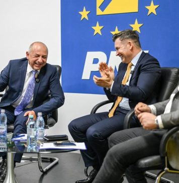 Ionuț Stroe (PNL): L-am avut alături de noi la ședința PNL Sector 4 pe medicul Cătălin Cîrstoiu, candidatul PNL-PSD pentru Primăria Capitalei