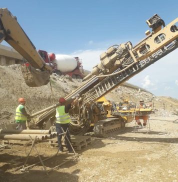 Grecii de la Aktor lucrează non-stop, inclusiv noaptea, pe Lotul 3 din Autostrada Bucureștiului A0