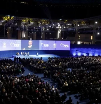 Drulă (USR): Nehammer spunea la congresul PPE că România nu intră în Schengen, iar Ciucă şi PNL îl aplaudau în picioare