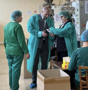 Răzvan Pîrcălăbescu (președinte CA Plafar): La mulți ani doamnelor și colegelor care transformă Plafar în poveste de succes!!