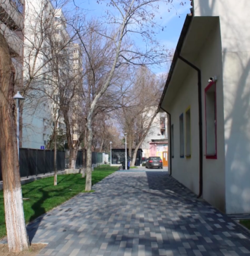 VIDEO/ Lucrările de reabilitare la curtea Liceului Teoretic “Lucian Blaga” din Sectorul 2 sunt gata