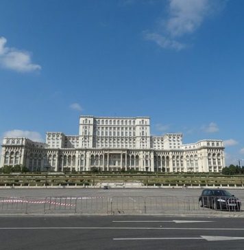 Zi liberă la Parlament, luni, pentru Paștele Catolic