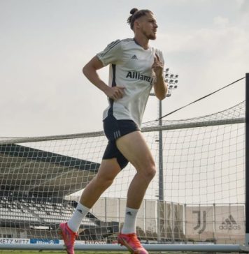 Fotbal: Drăguşin (Tottenham) mai are timp să demonstreze cât este de bun, spune un fost internaţional englez