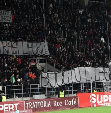 Fotbal: Proteste ale fanilor Rapidului la meciul cu Farul, de pe Giuleşti